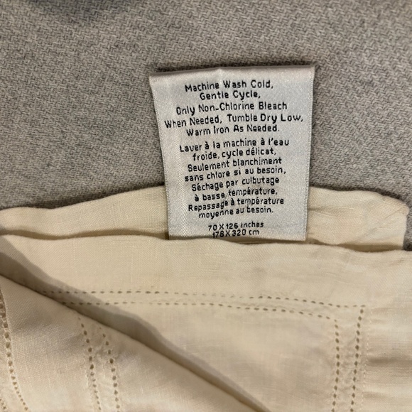 Williams Sonoma White 100% Linen Double Hemstitch Tablecloth - Picture 4 of 5